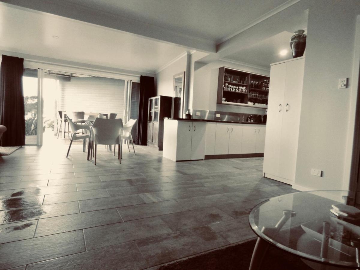 Arthouse Beachfront Accommodation Emerald Beach Εξωτερικό φωτογραφία