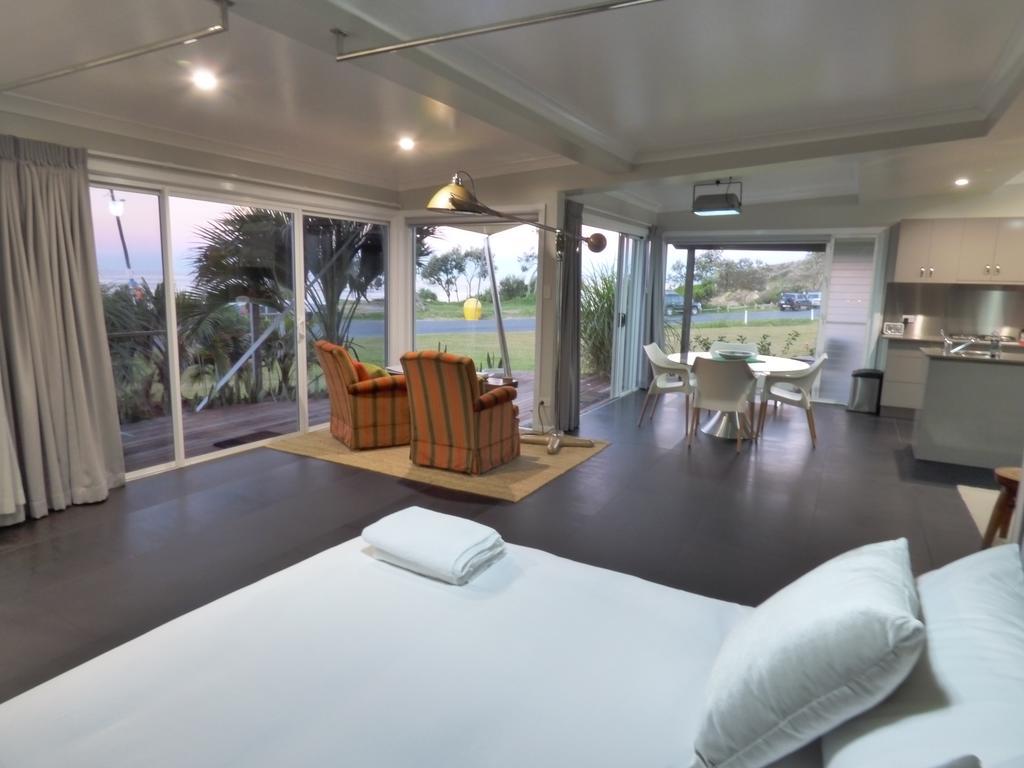 Arthouse Beachfront Accommodation Emerald Beach Εξωτερικό φωτογραφία