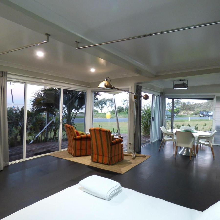 Arthouse Beachfront Accommodation Emerald Beach Εξωτερικό φωτογραφία